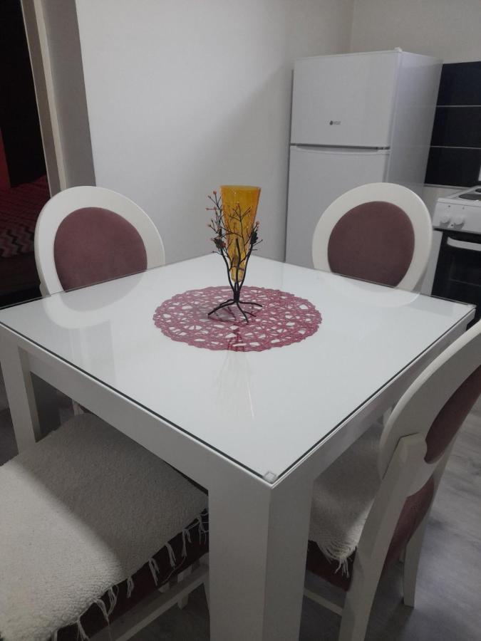 לסקובץ Family Apartmani Le מראה חיצוני תמונה