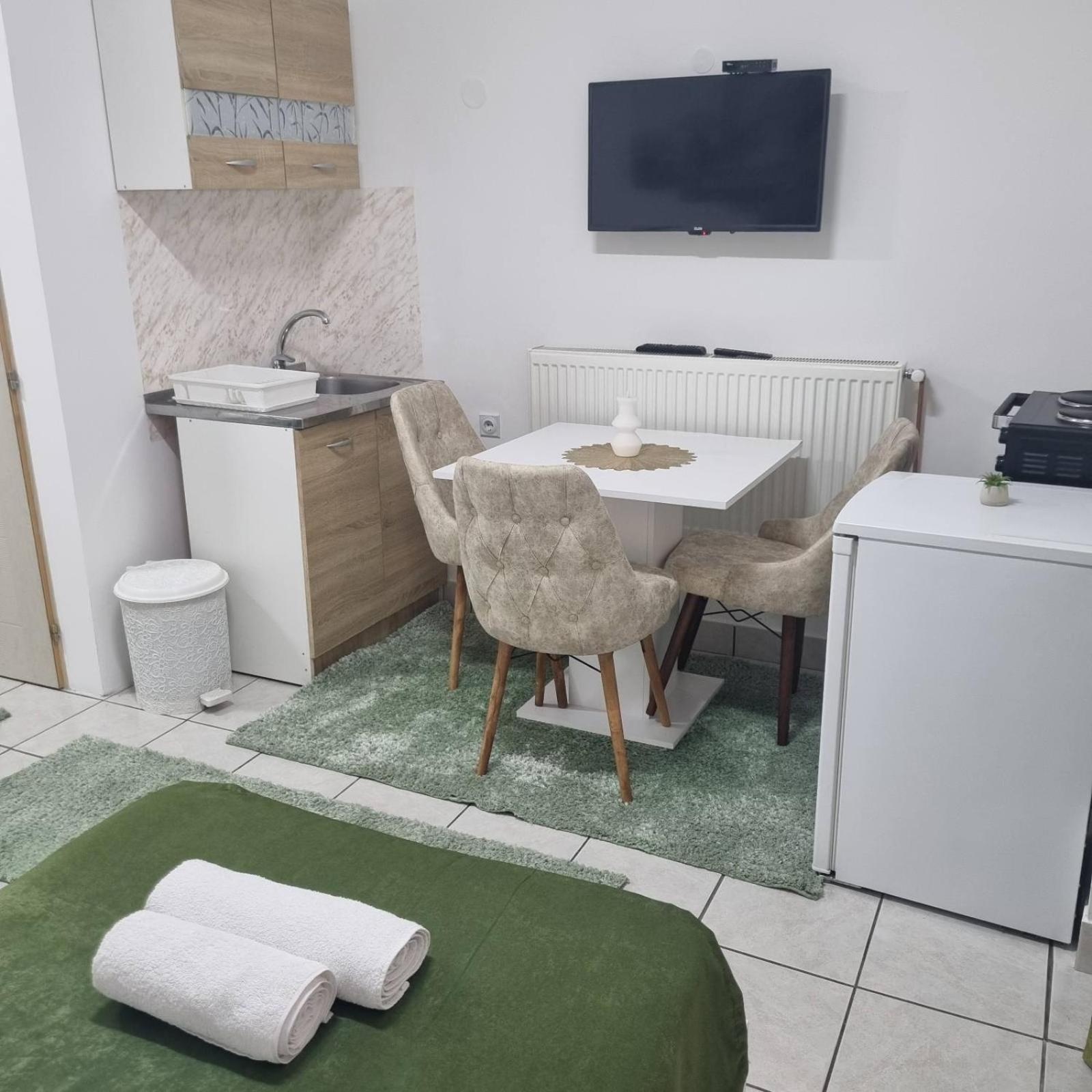 לסקובץ Family Apartmani Le מראה חיצוני תמונה