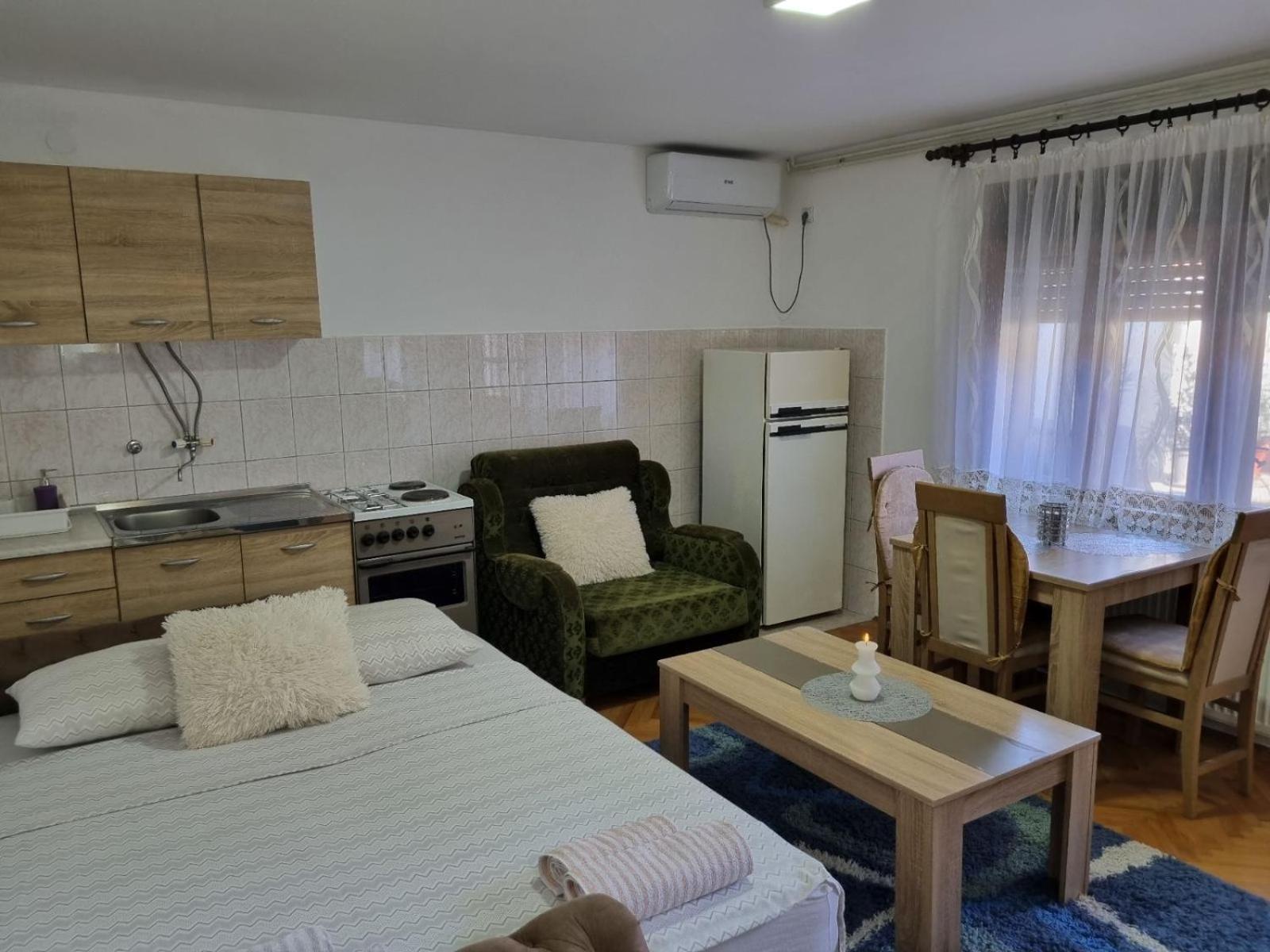 לסקובץ Family Apartmani Le חדר תמונה